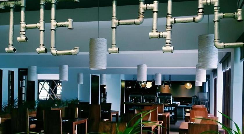 Lot 10 Boutique Hotel Кучинг Экстерьер фото
