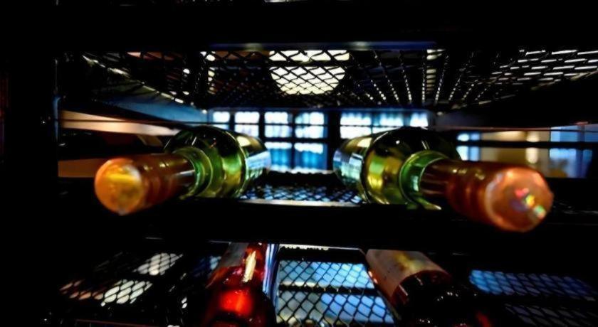 Lot 10 Boutique Hotel Кучинг Экстерьер фото