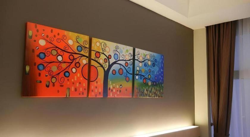 Lot 10 Boutique Hotel Кучинг Экстерьер фото