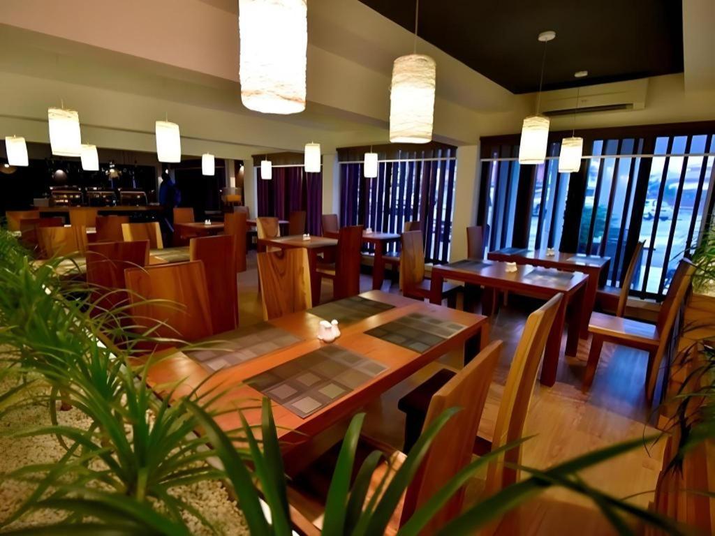 Lot 10 Boutique Hotel Кучинг Экстерьер фото